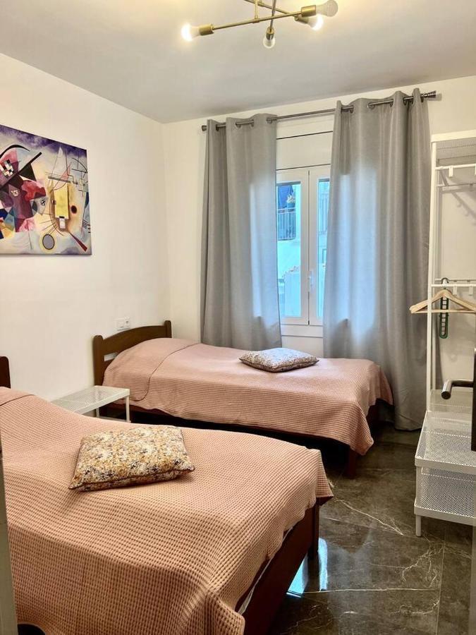 Amplio Apartamento Tranquilo Cerca De La Playa Roses Eksteriør billede